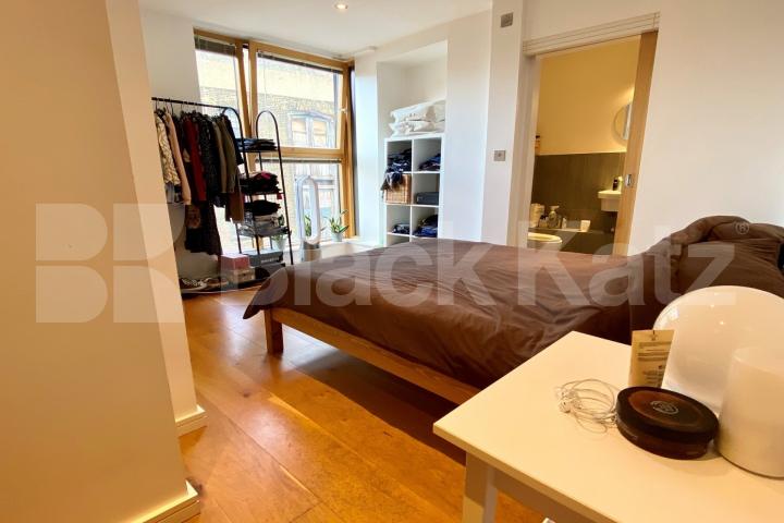 Decorated to the highest of standards boasting size, quality and location Great  Suffolk Street., London Bridge / Borough